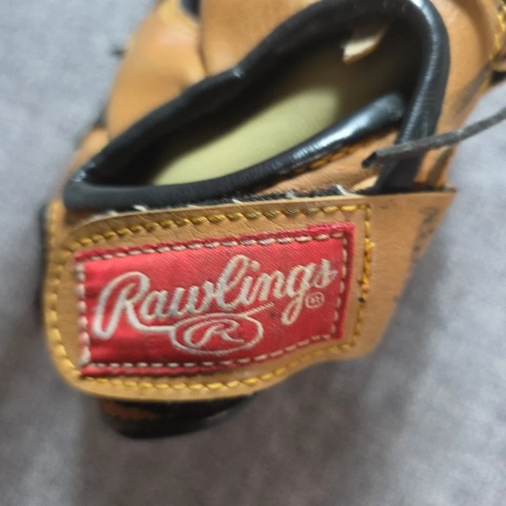 Rawlings 9 Inch Baseball Glove PL7TB Alex Rodriguez Model Right Hand Throw